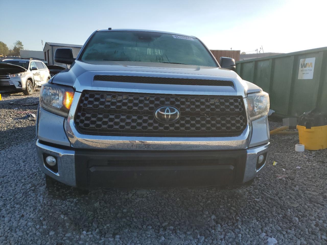 TOYOTA TUNDRA CREWMAX SR5