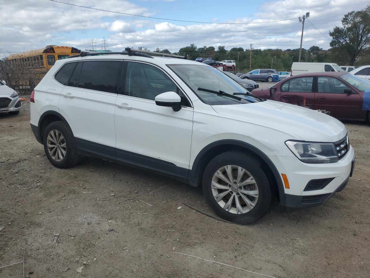 VOLKSWAGEN TIGUAN SE