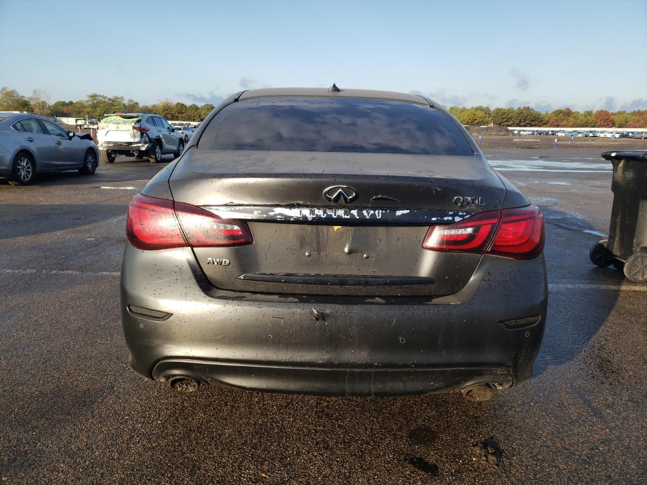 INFINITI Q70 5.6