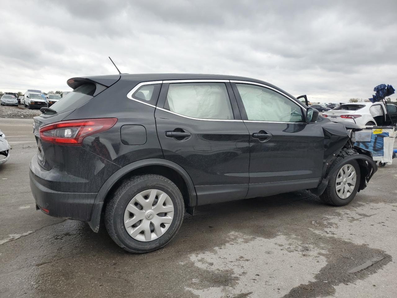 NISSAN ROGUE SPORT S