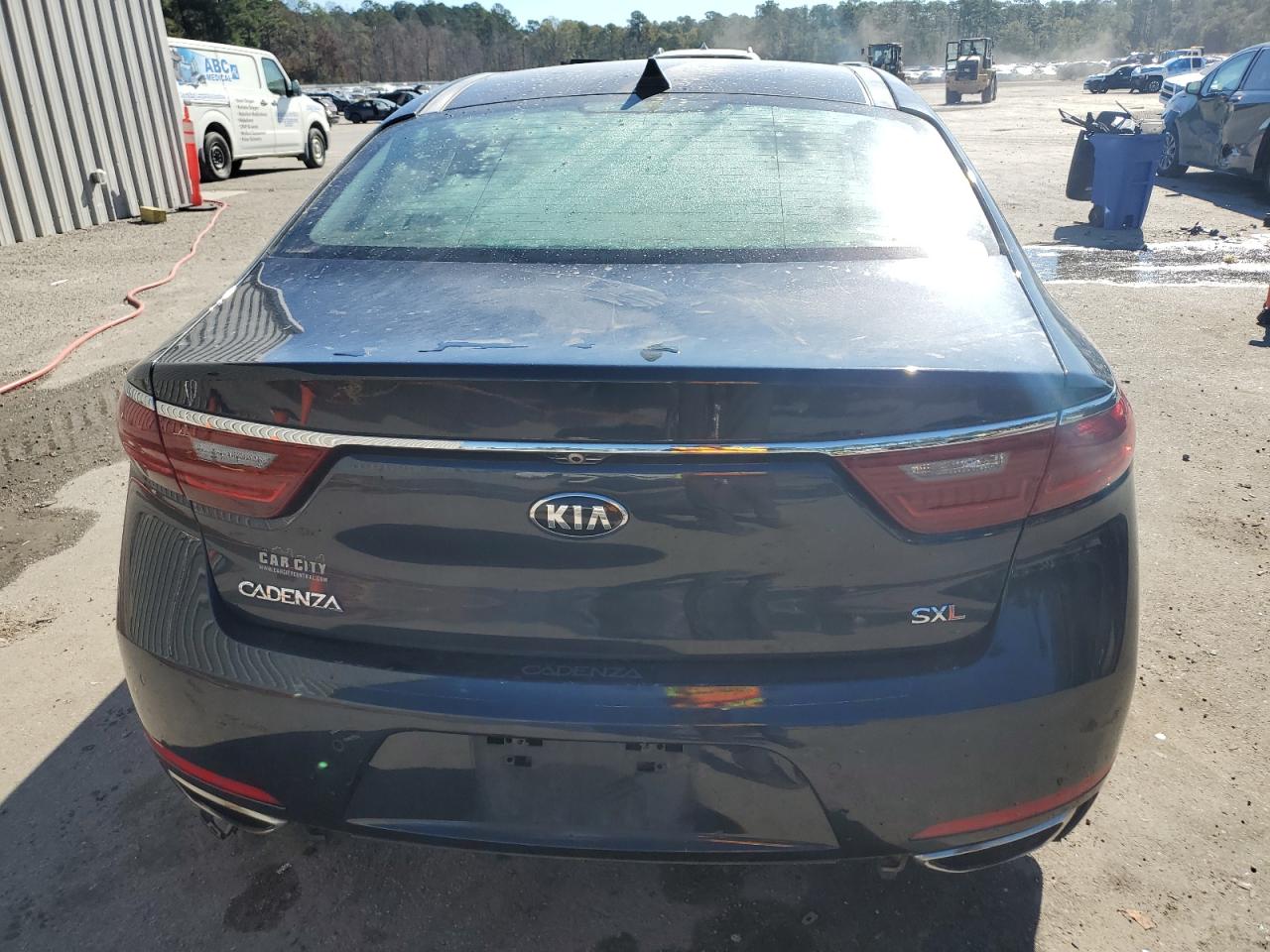 KIA CADENZA PREMIUM