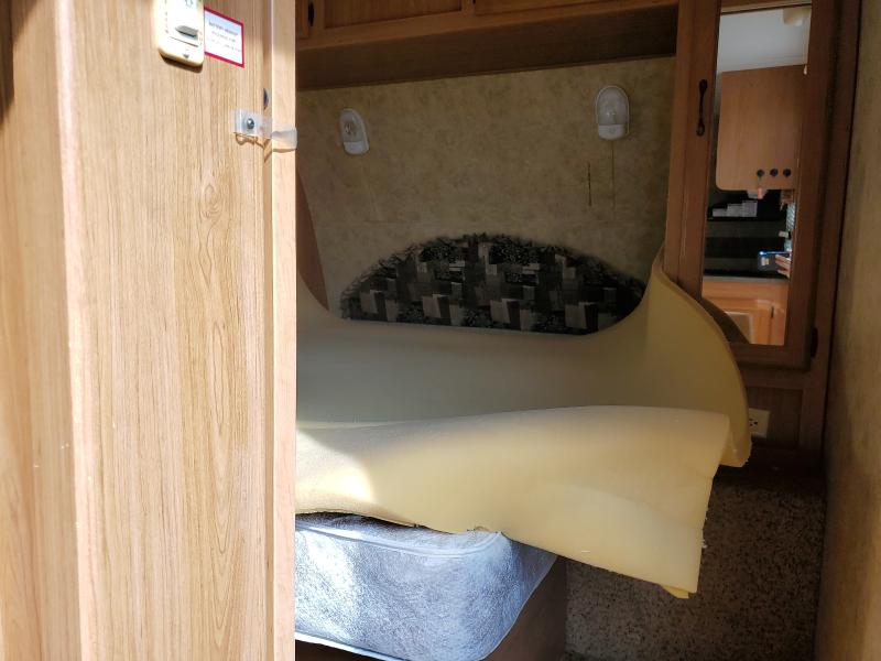 2010 KEYSTONE LAREDO #3284094656