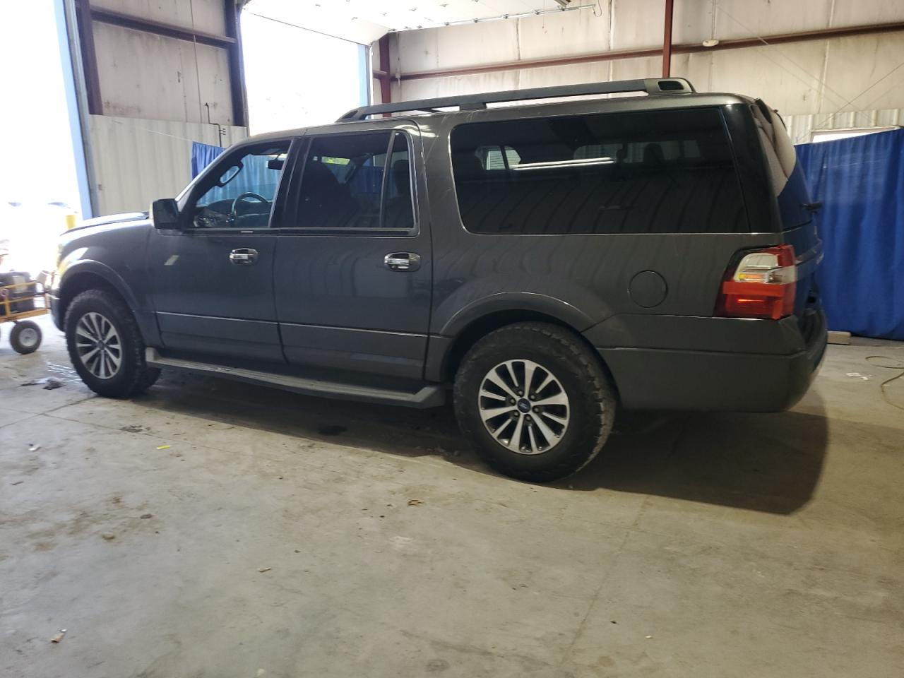 FORD EXPEDITION EL XLT