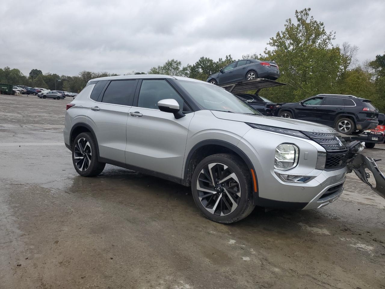 MITSUBISHI OUTLANDER SE