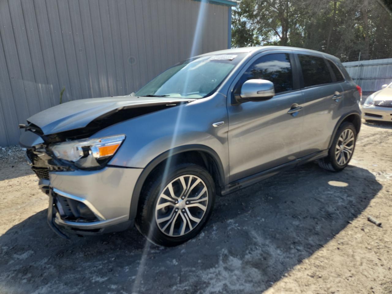 MITSUBISHI OUTLANDER ES