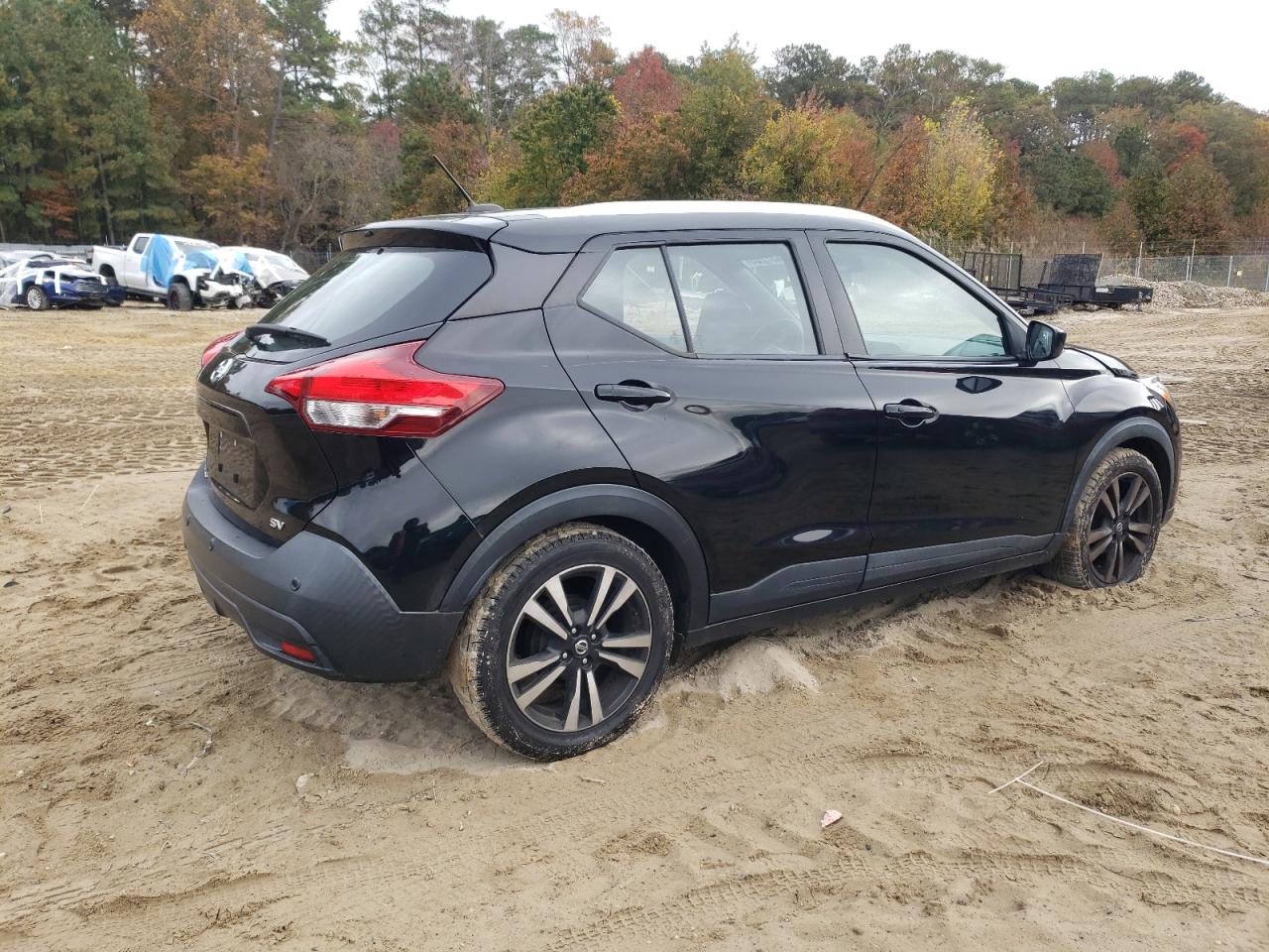NISSAN KICKS SV