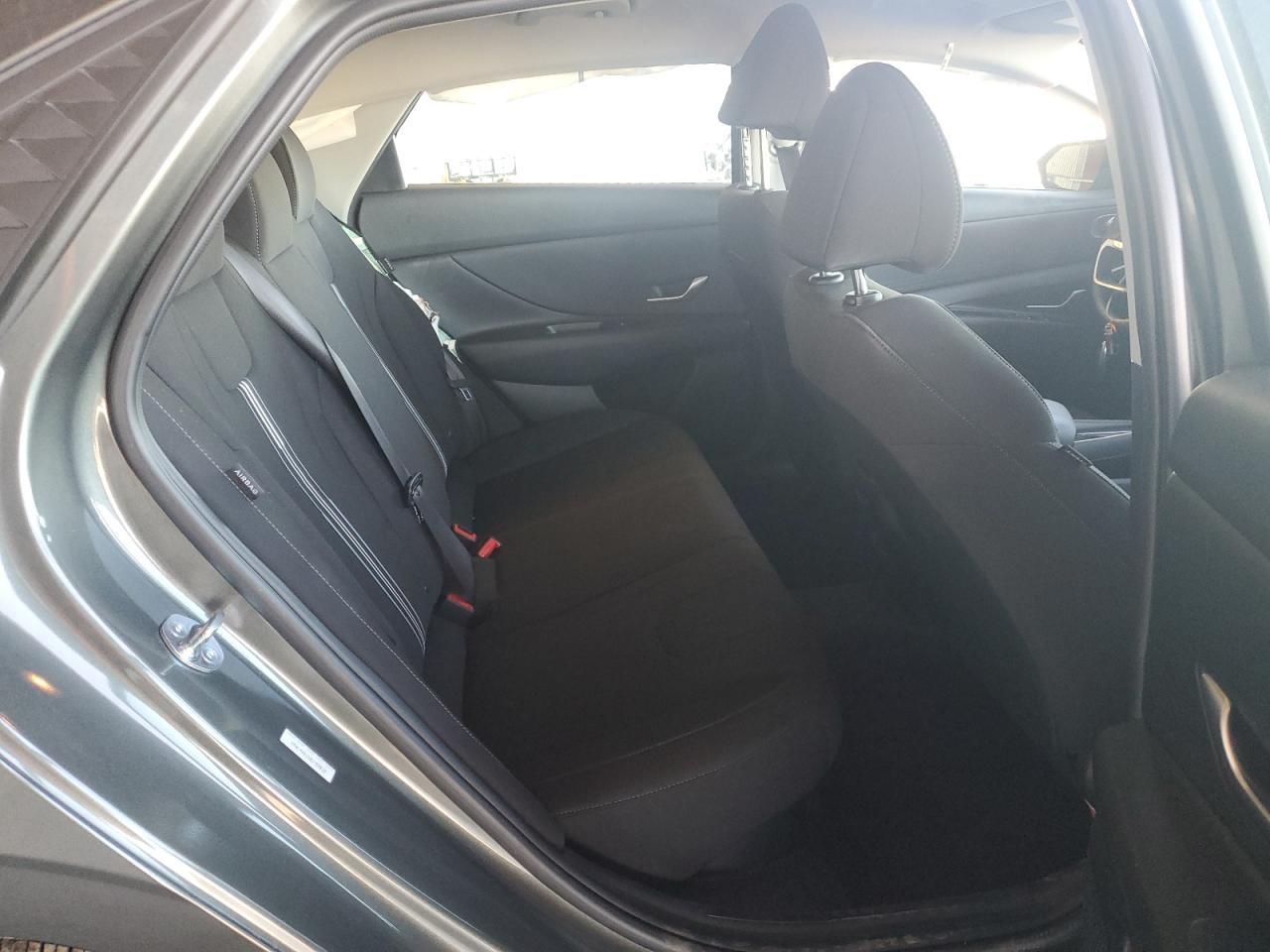 HYUNDAI ELANTRA BLUE