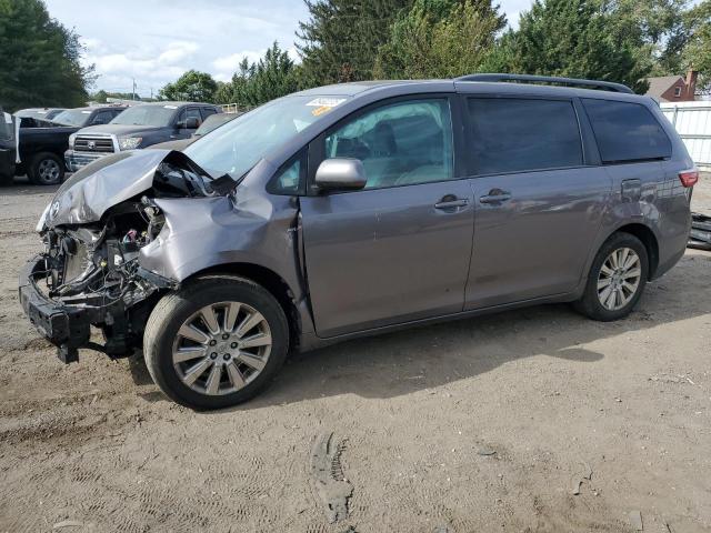 TOYOTA SIENNA LE