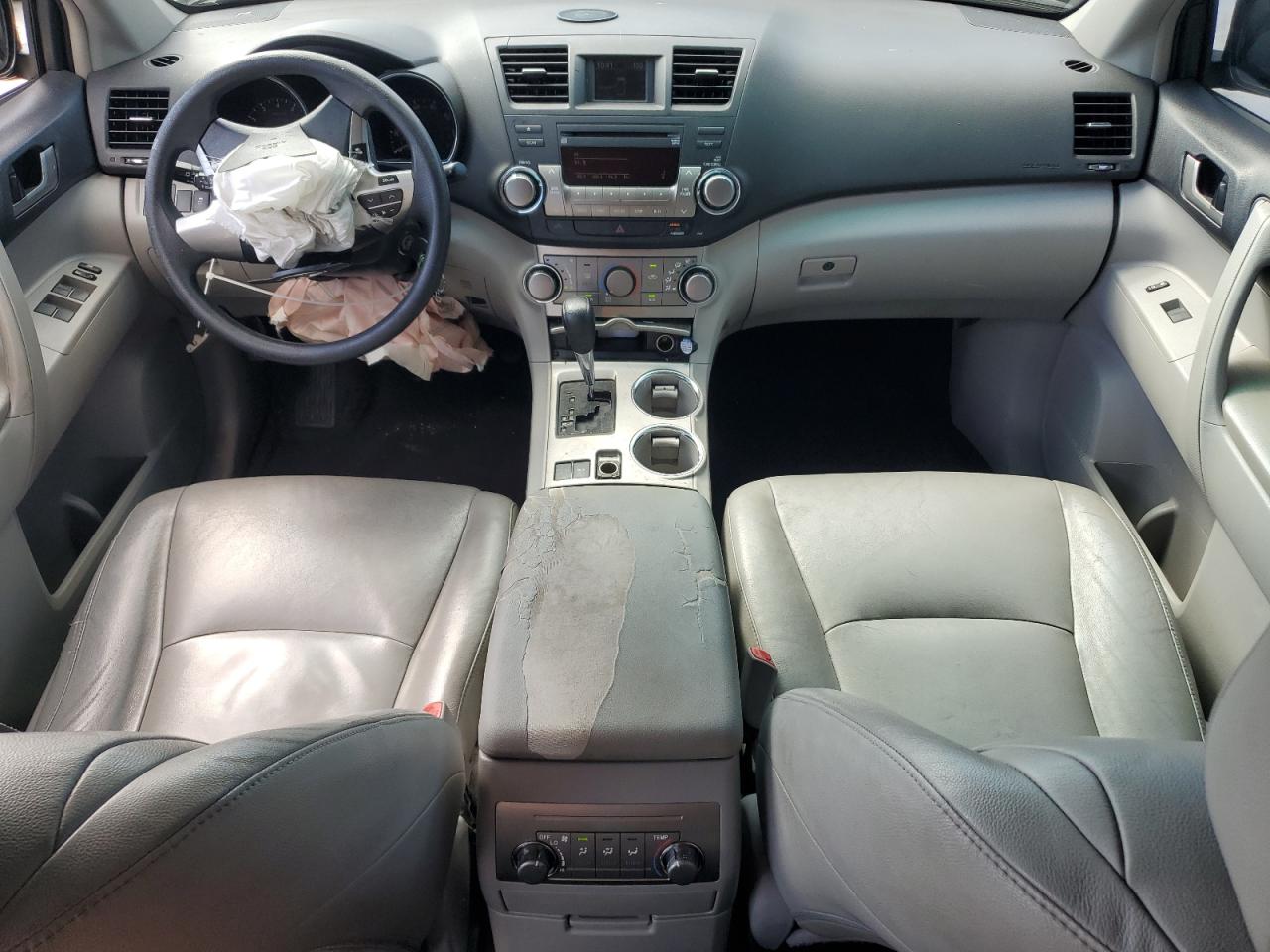TOYOTA HIGHLANDER BASE