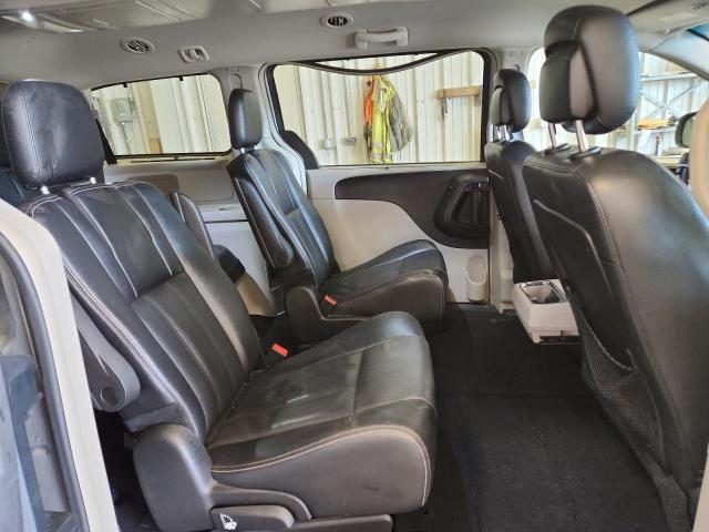 2015 CHRYSLER TOWN & COU - 2C4RC1BG1FR572076