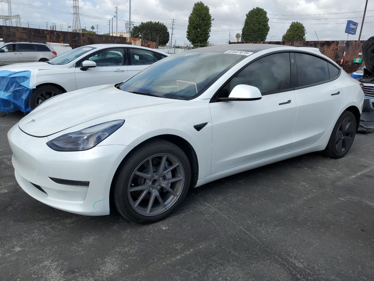TESLA MODEL 3