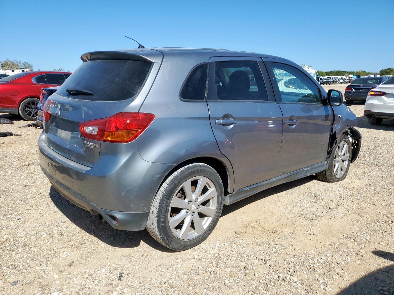 MITSUBISHI OUTLANDER ES