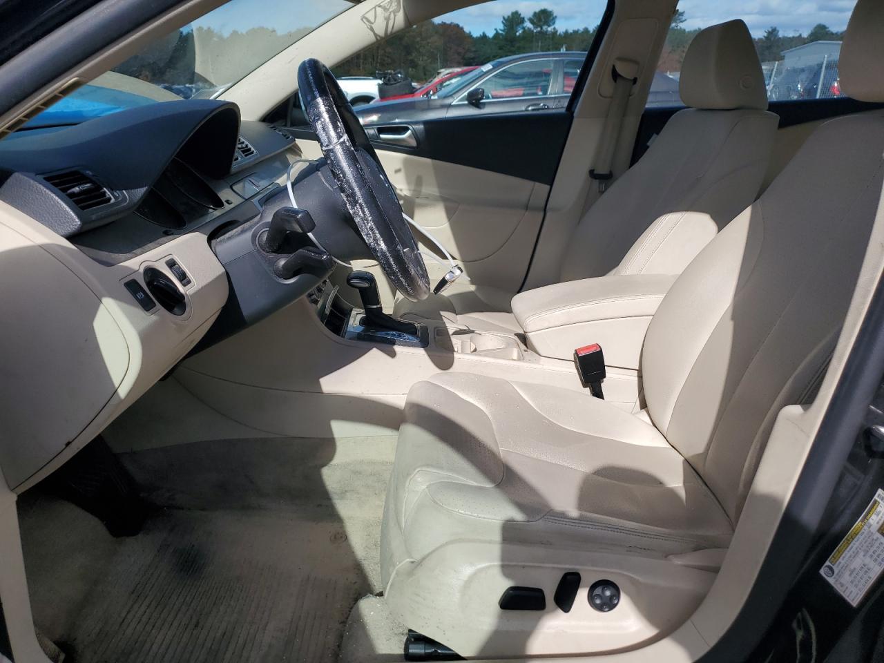 VOLKSWAGEN PASSAT KOMFORT