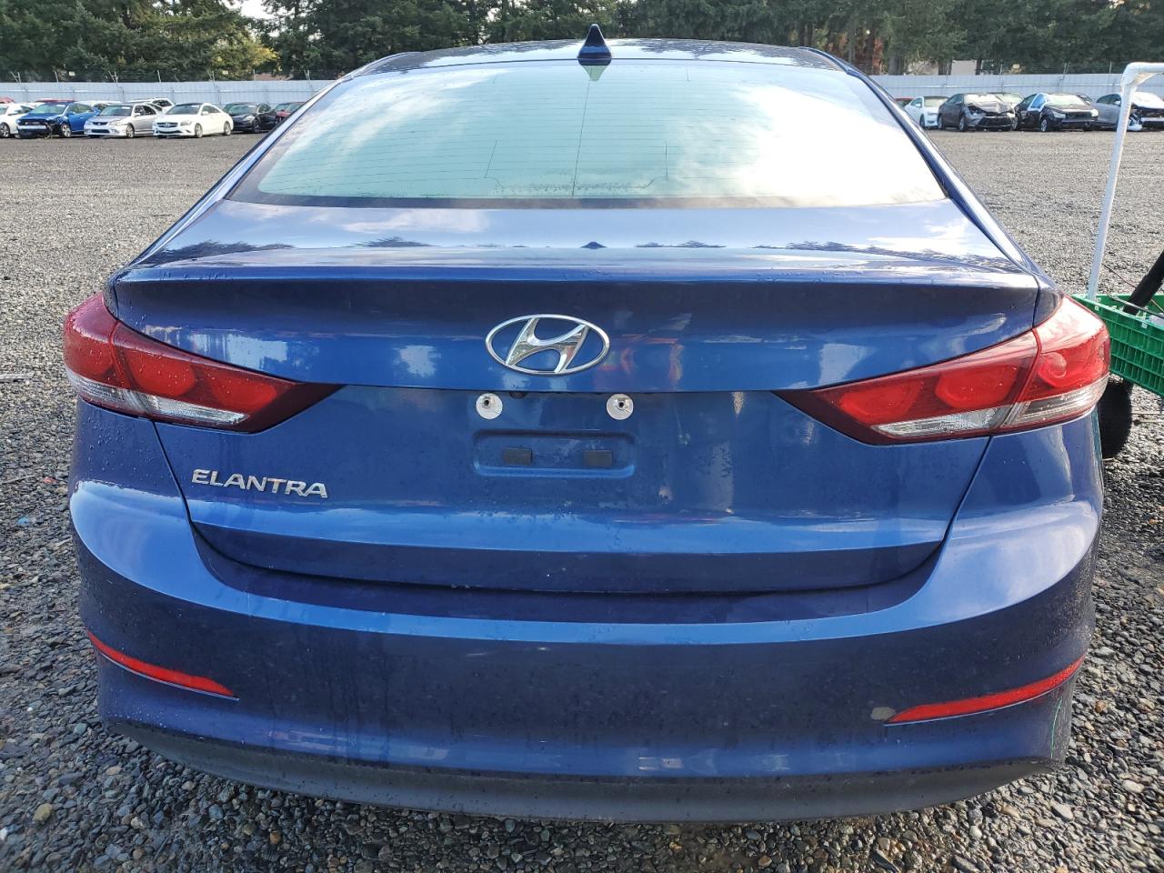 HYUNDAI ELANTRA SE