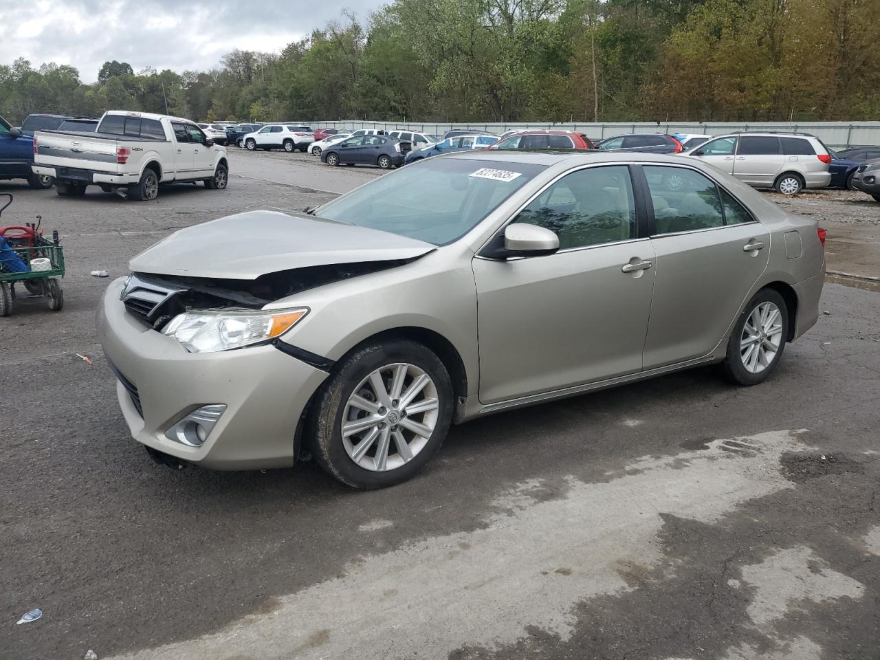 TOYOTA CAMRY SE