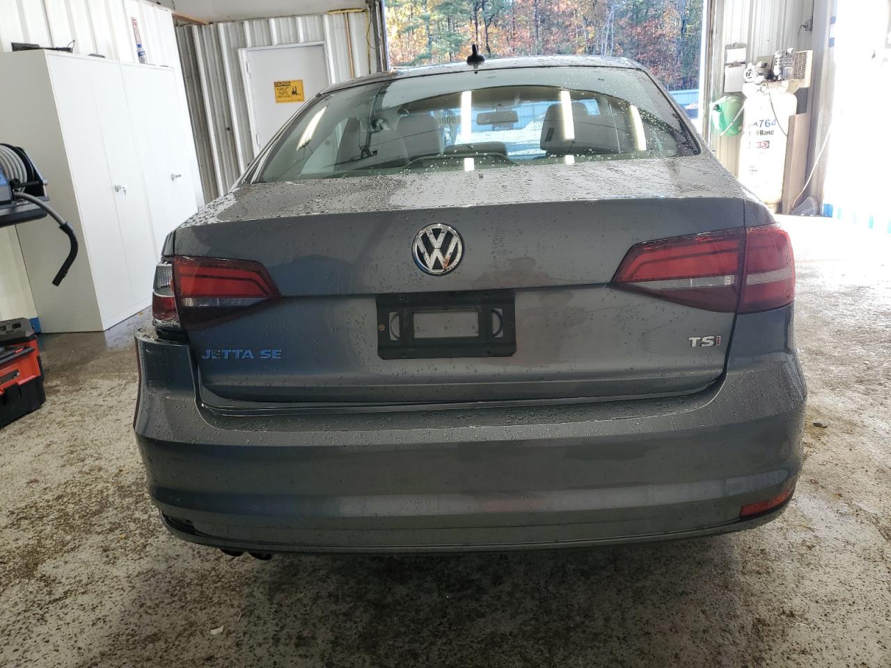 VOLKSWAGEN JETTA SE
