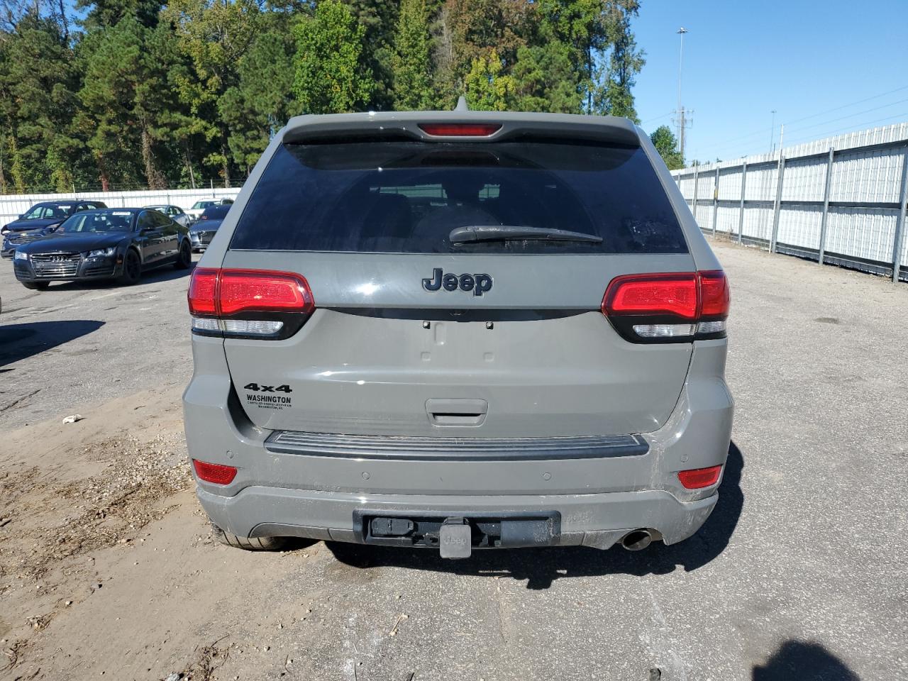JEEP GRAND CHEROKEE LAREDO