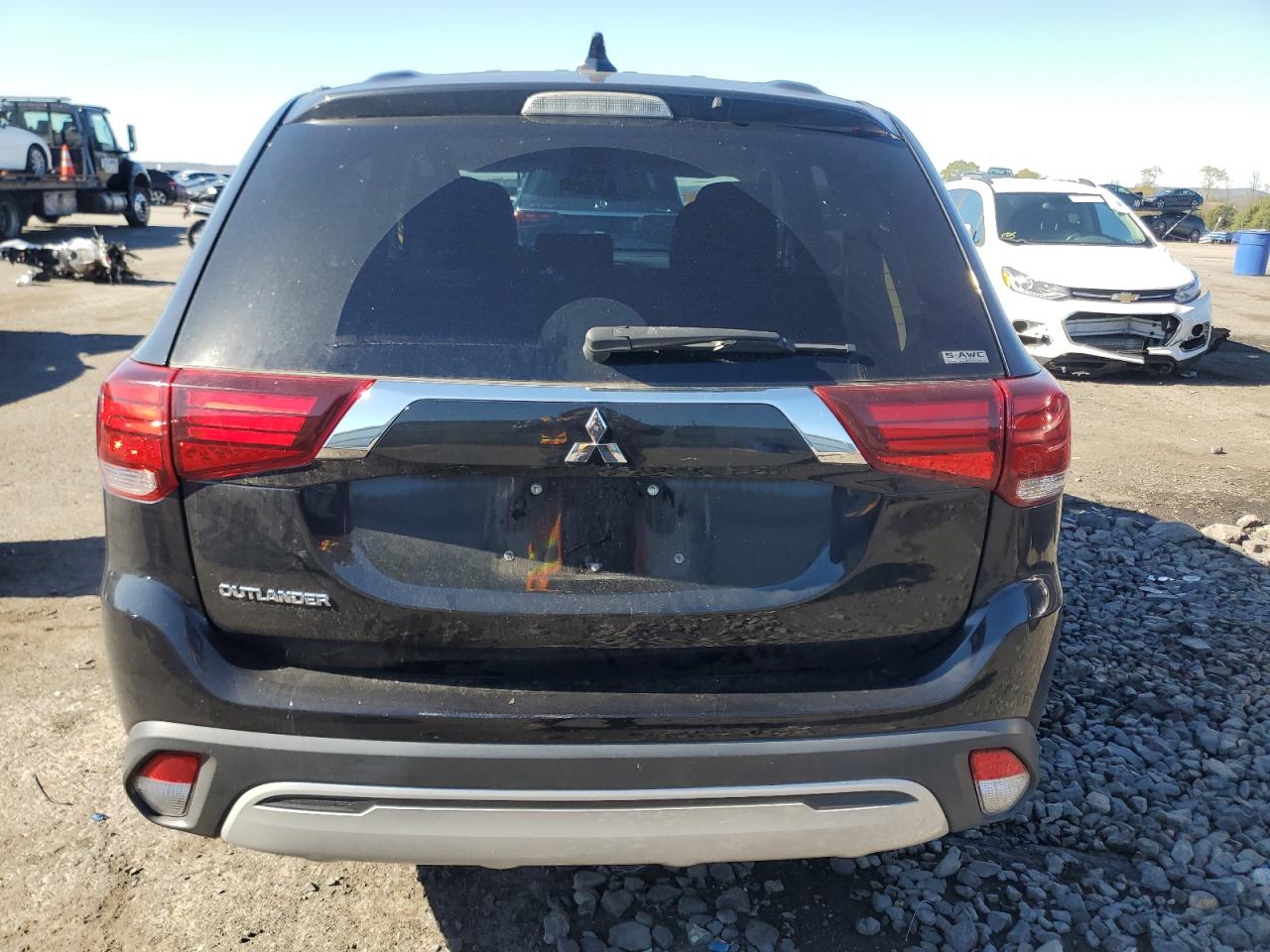 MITSUBISHI OUTLANDER SE