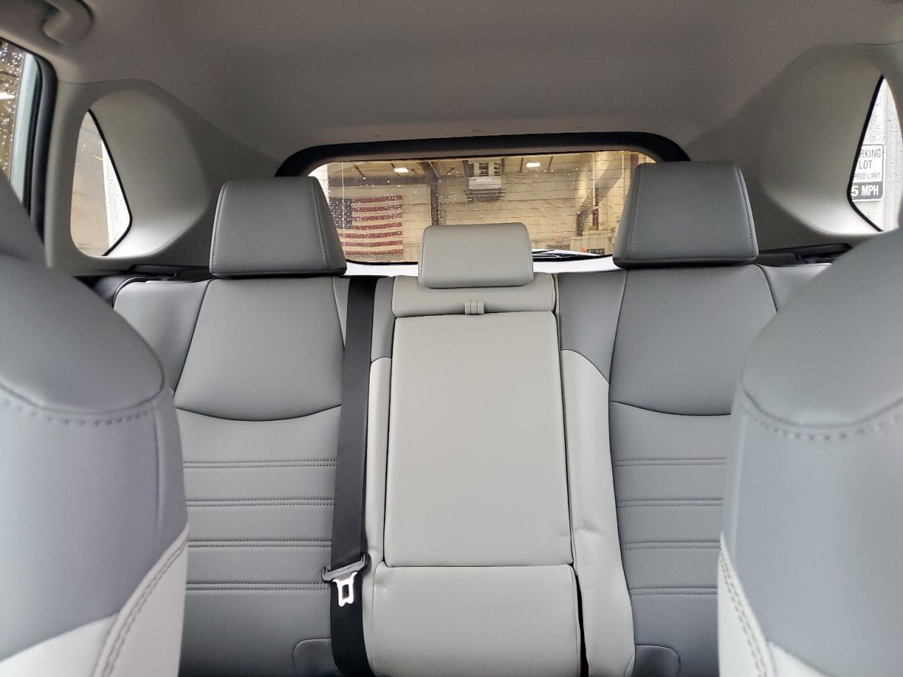 TOYOTA RAV4 XLE PREMIUM