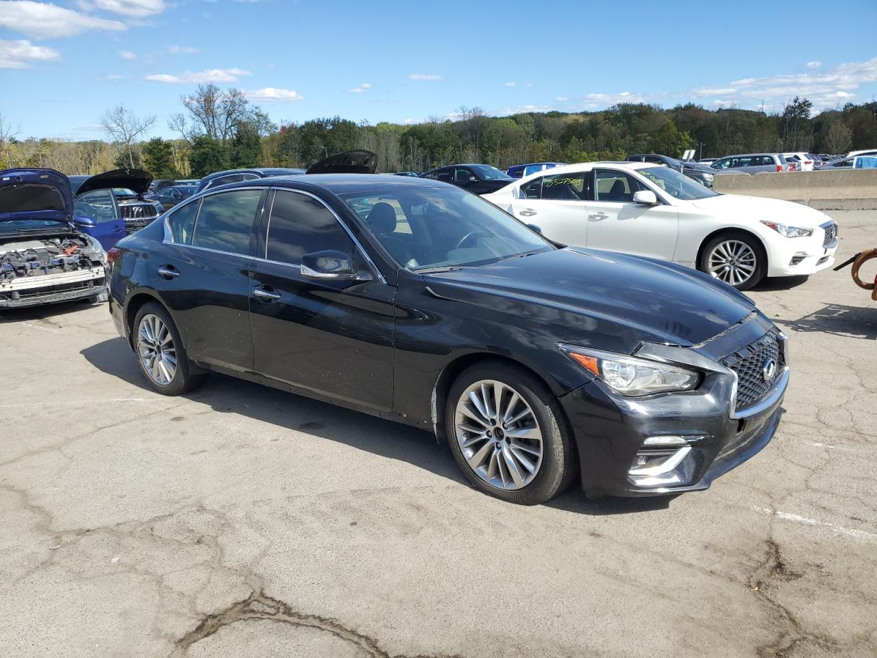 INFINITI Q50 LUXE