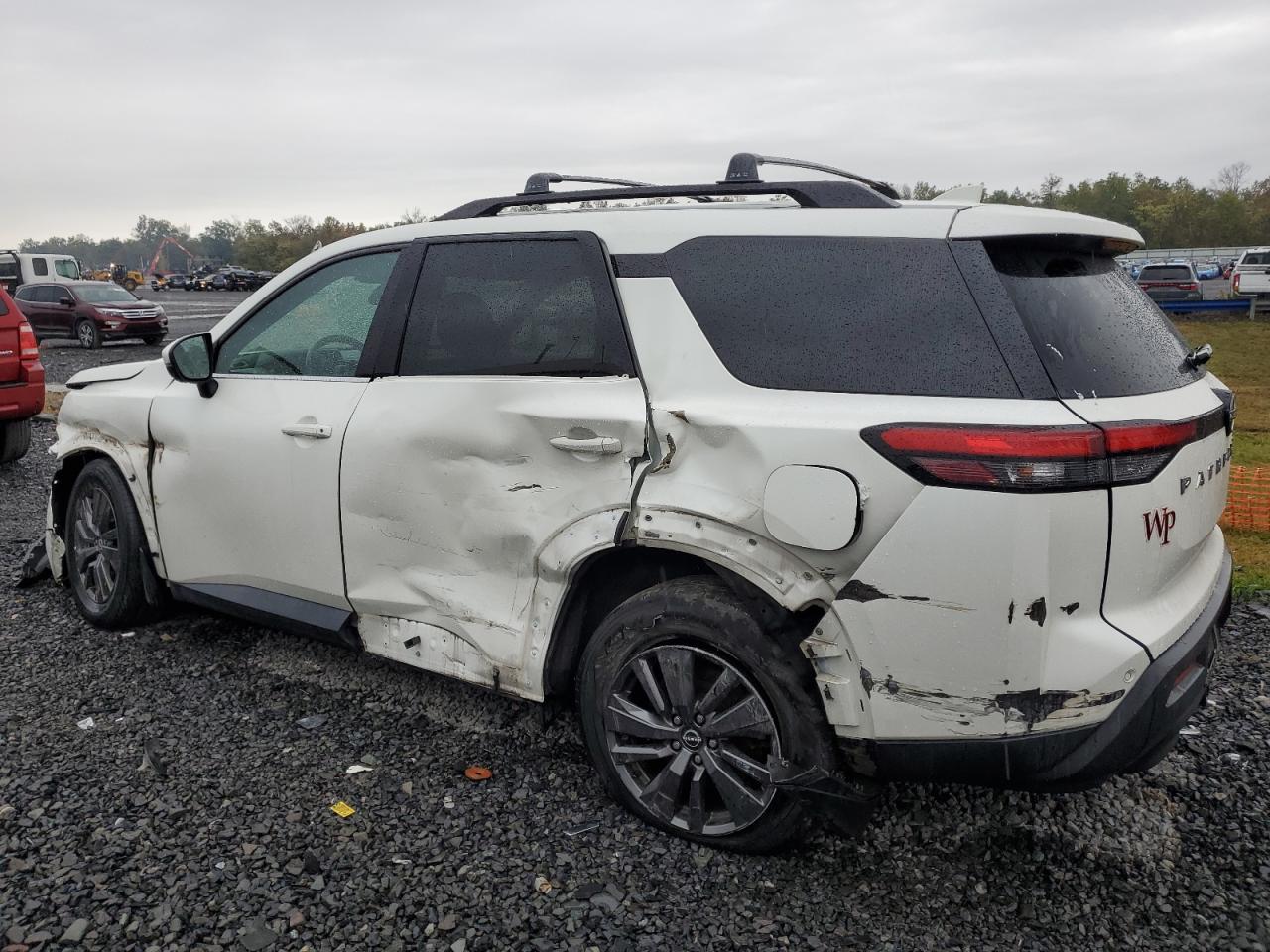 NISSAN PATHFINDER SV