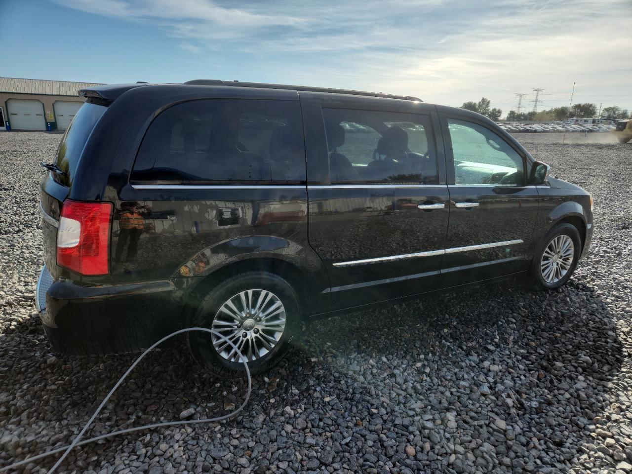 CHRYSLER TOWN & COUNTRY TOURING L