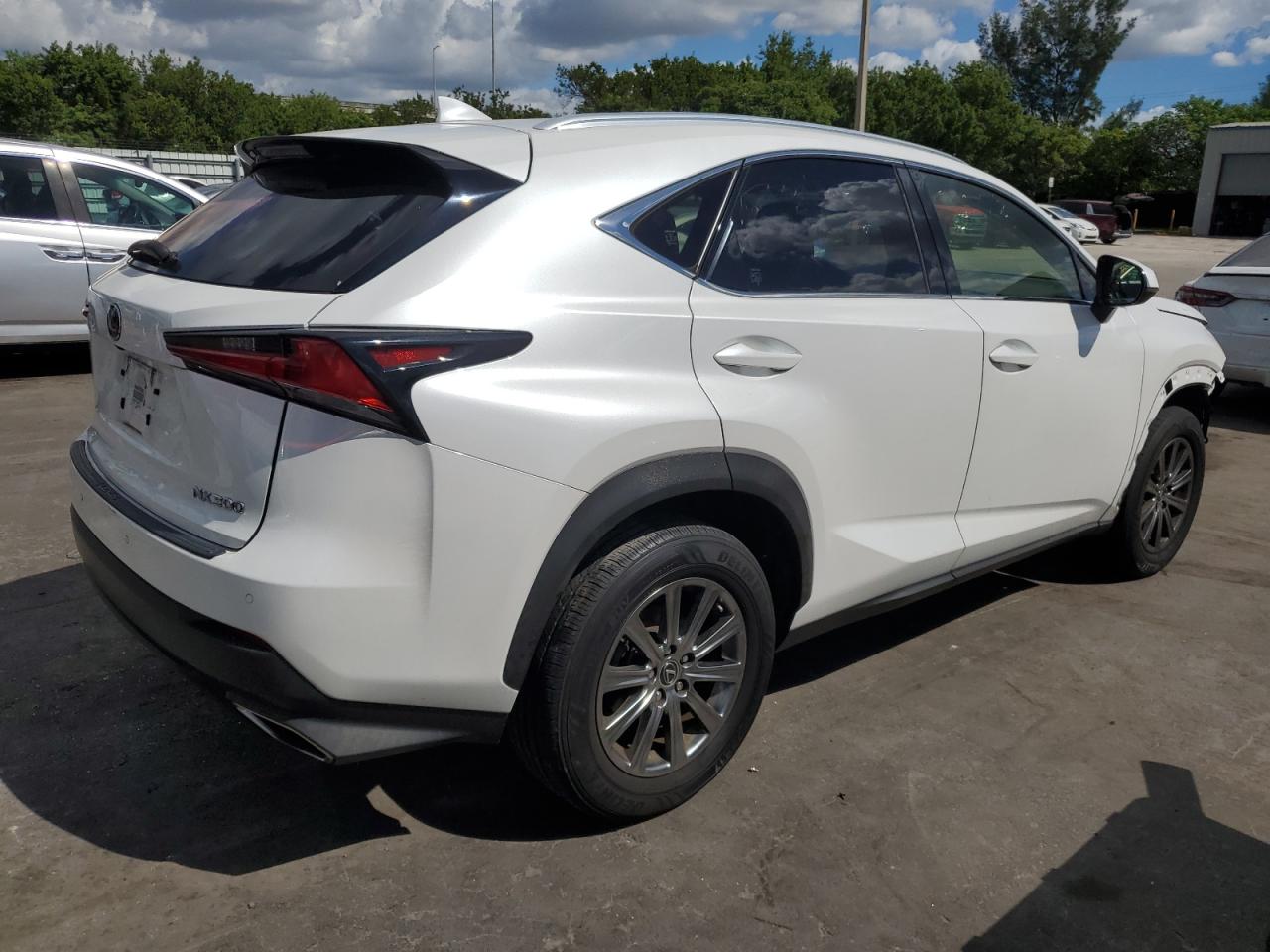 LEXUS NX 300 BASE