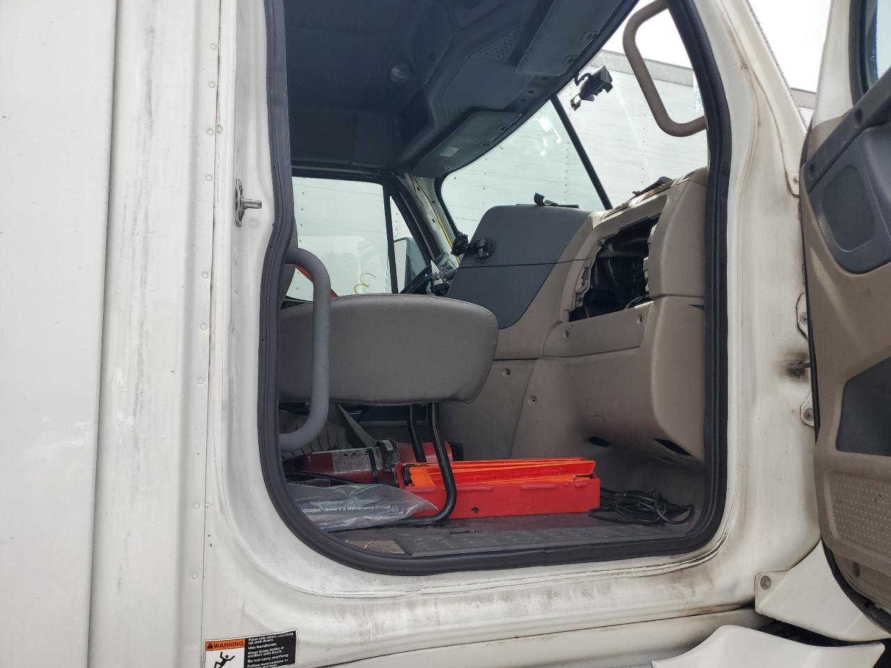 Lot #3266777413 2017 FREIGHTLINER CASCADIA 1