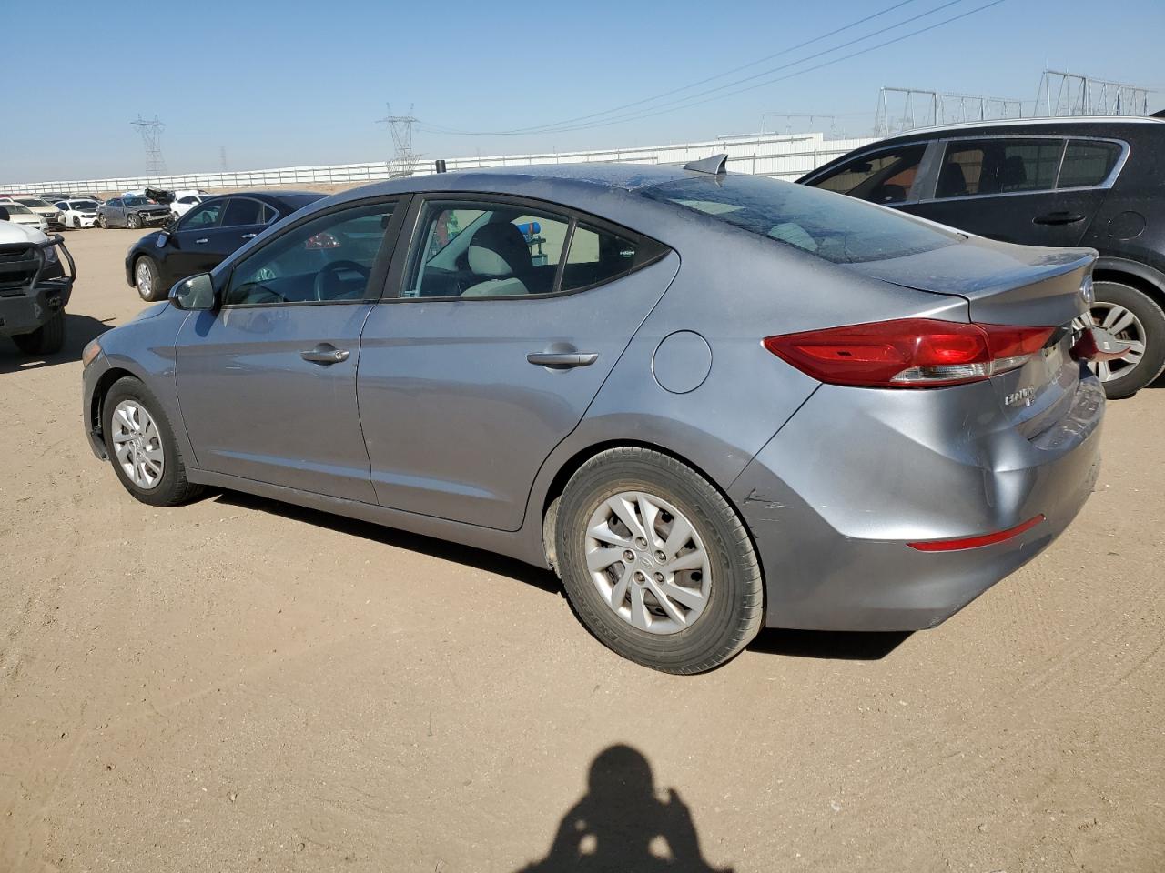 HYUNDAI ELANTRA SE
