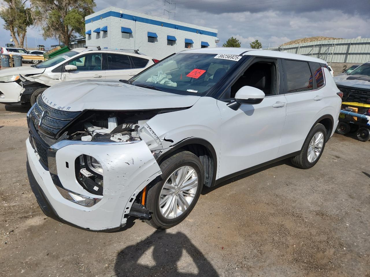 MITSUBISHI OUTLANDER ES