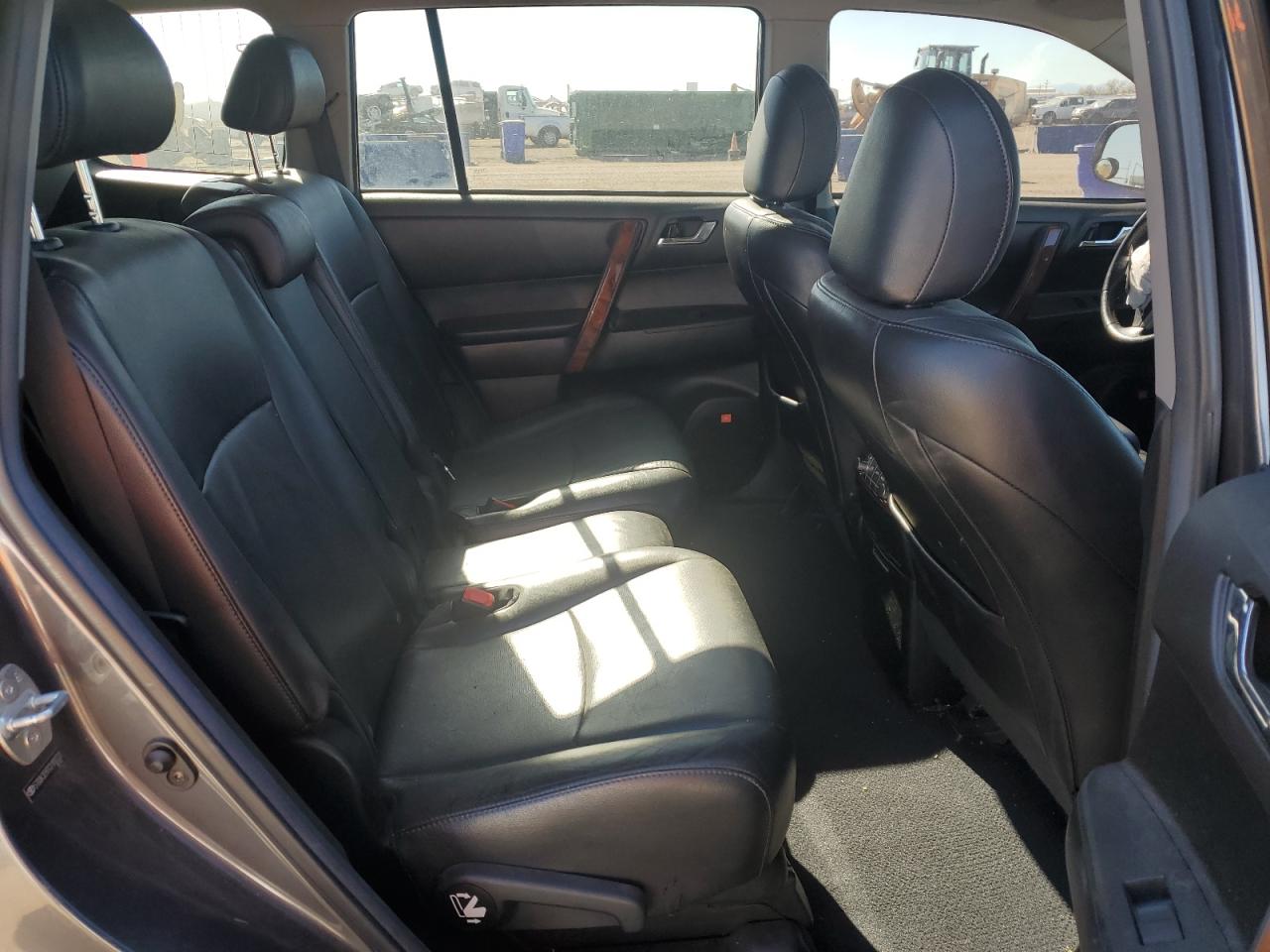 TOYOTA HIGHLANDER LIMITED