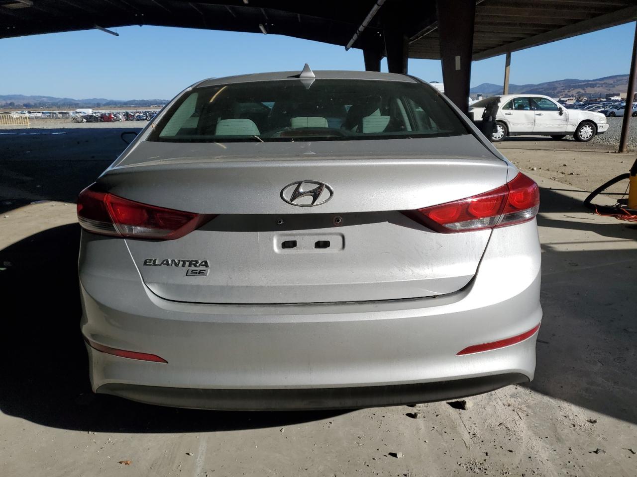 HYUNDAI ELANTRA SE