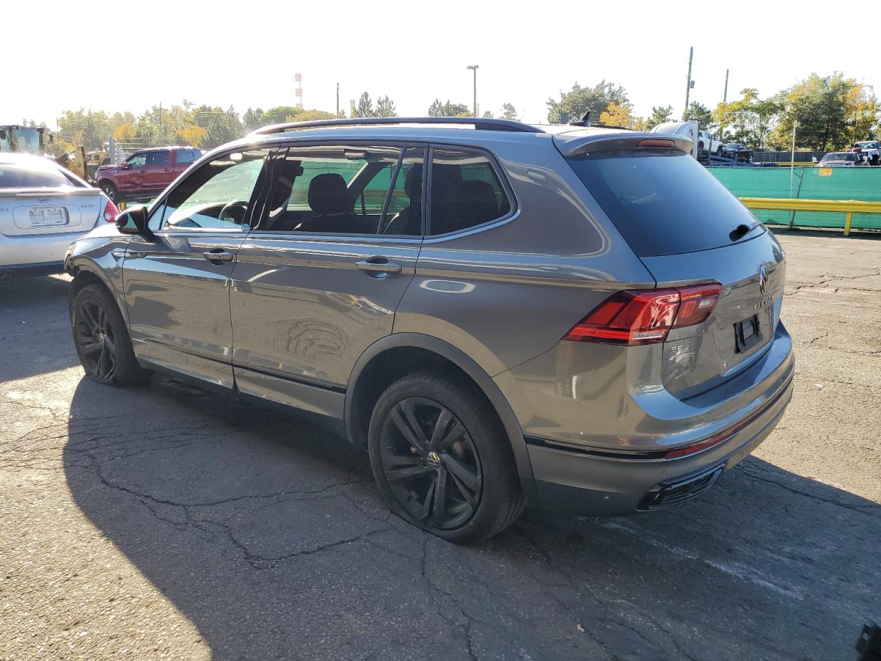 VOLKSWAGEN TIGUAN SE R-LINE BLACK