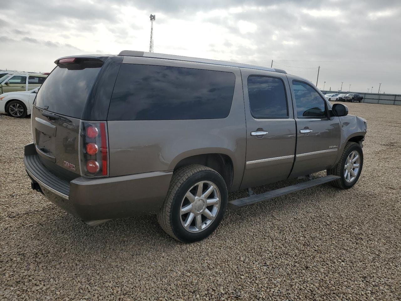 GMC YUKON DENALI