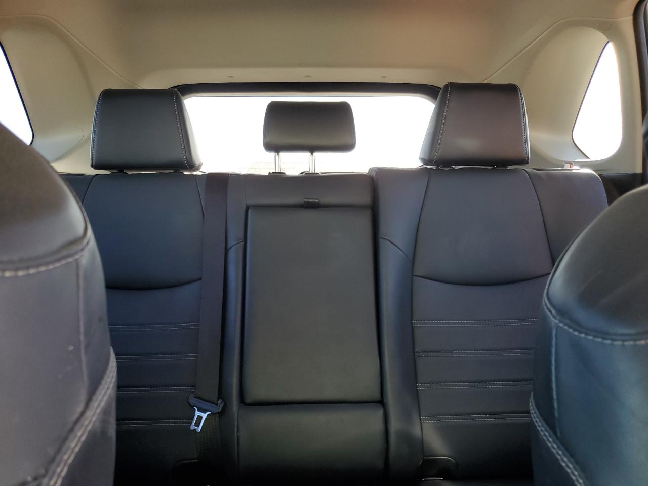 TOYOTA RAV4 XLE PREMIUM