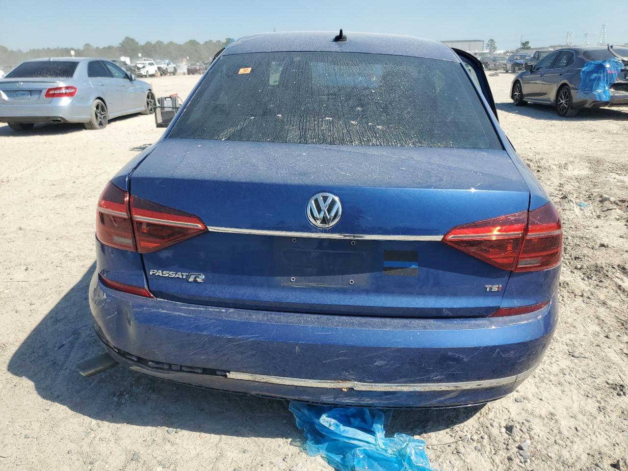 VOLKSWAGEN PASSAT R-LINE