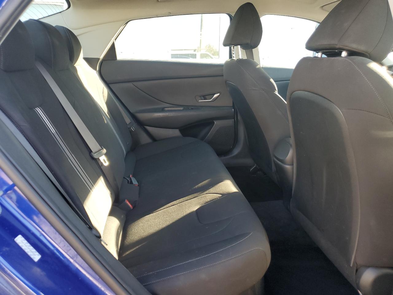 HYUNDAI ELANTRA BLUE