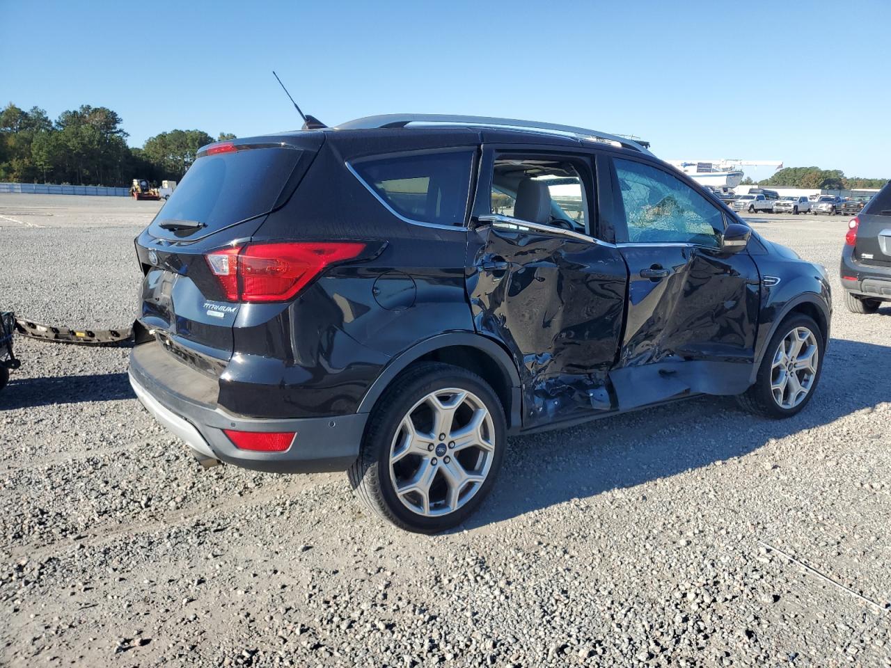 FORD ESCAPE TITANIUM