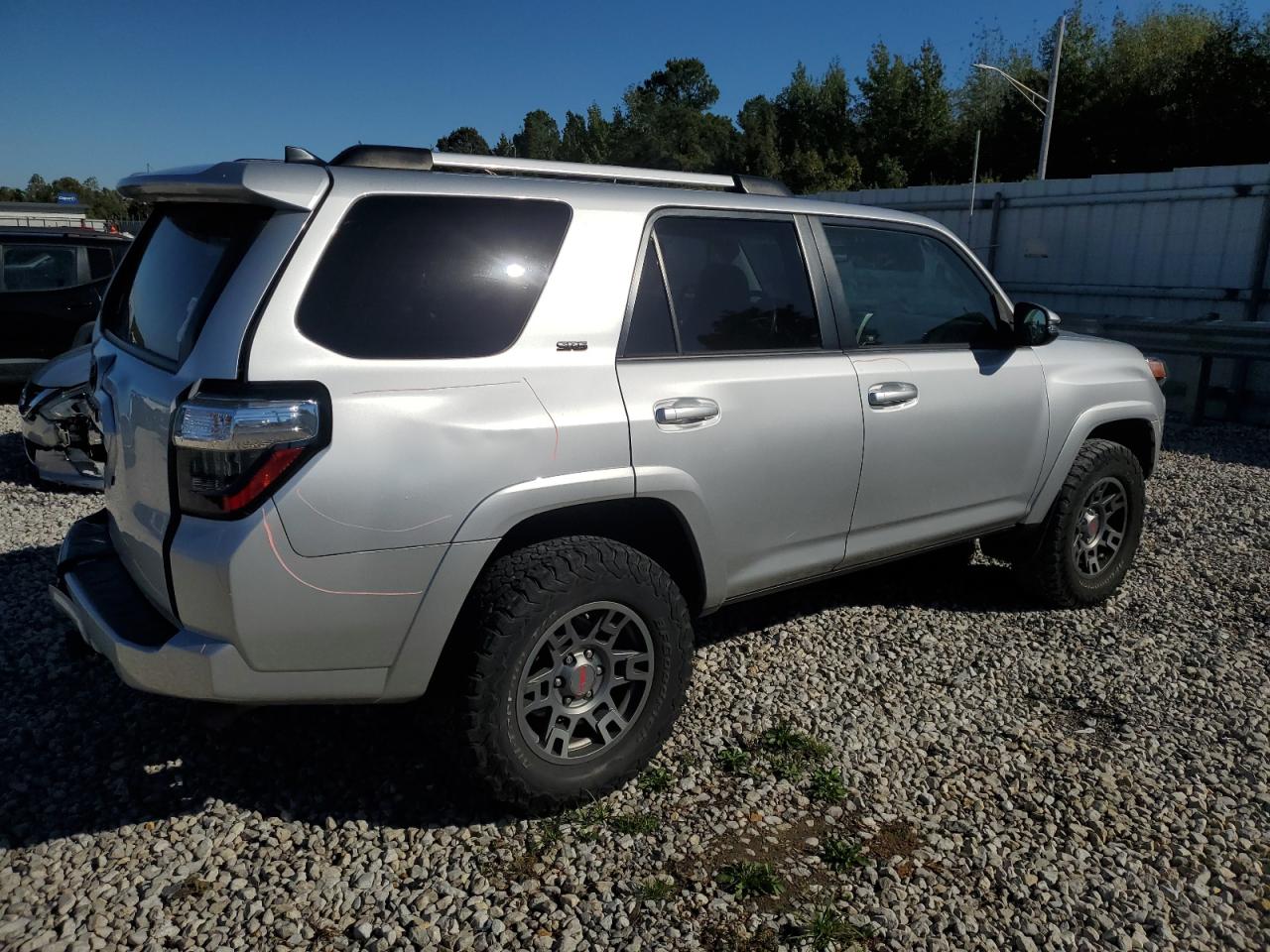TOYOTA 4RUNNER SR5/SR5 PREMIUM