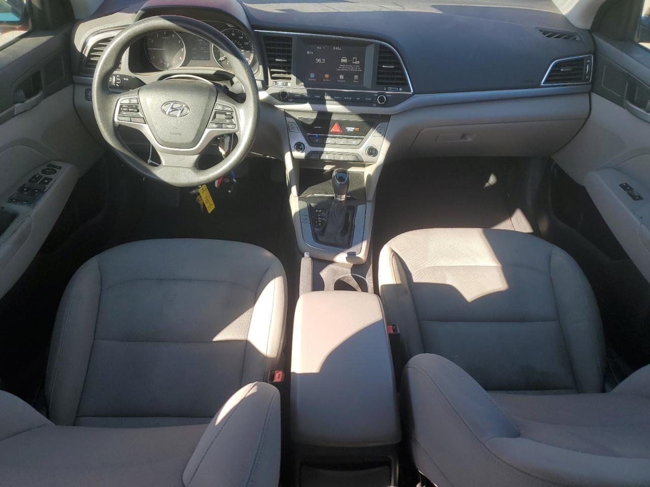 HYUNDAI ELANTRA SE