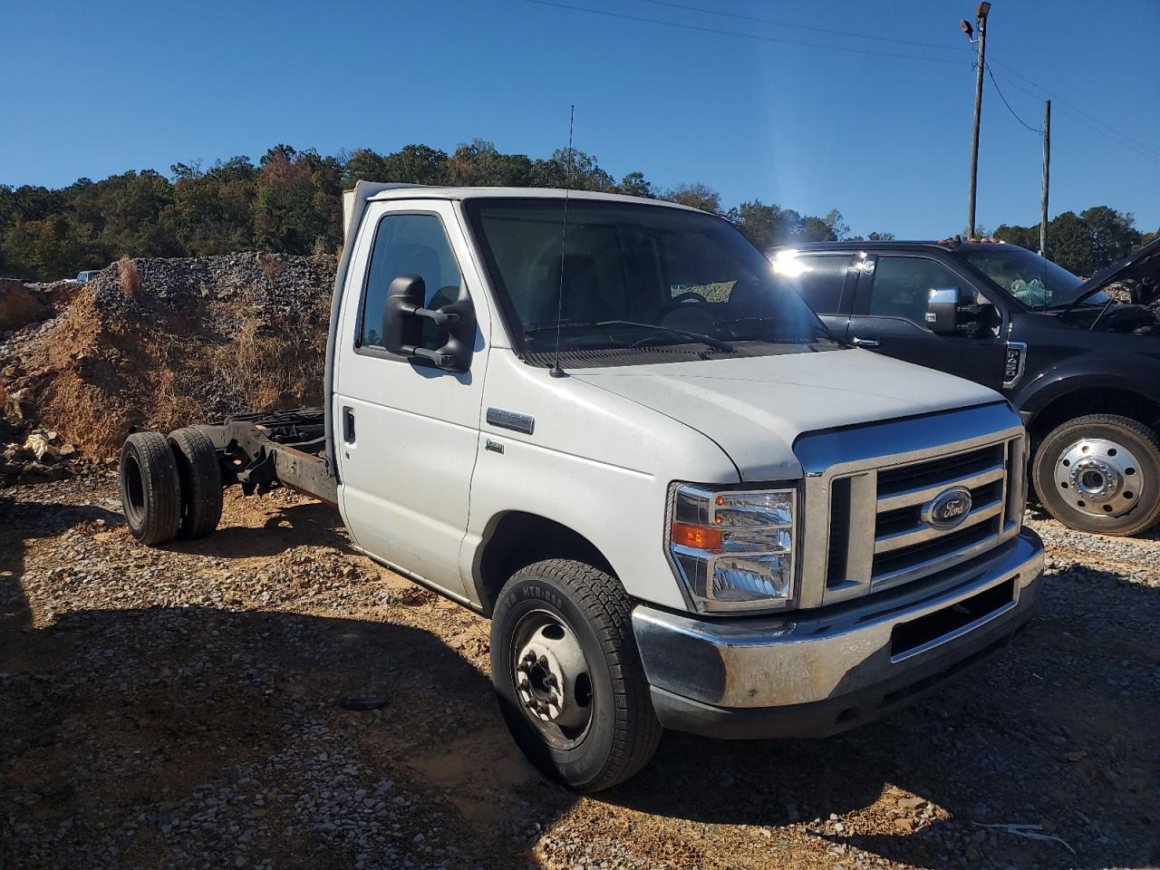 FORD ECONOLINE E350 SUPER DUTY CUTAWAY VAN