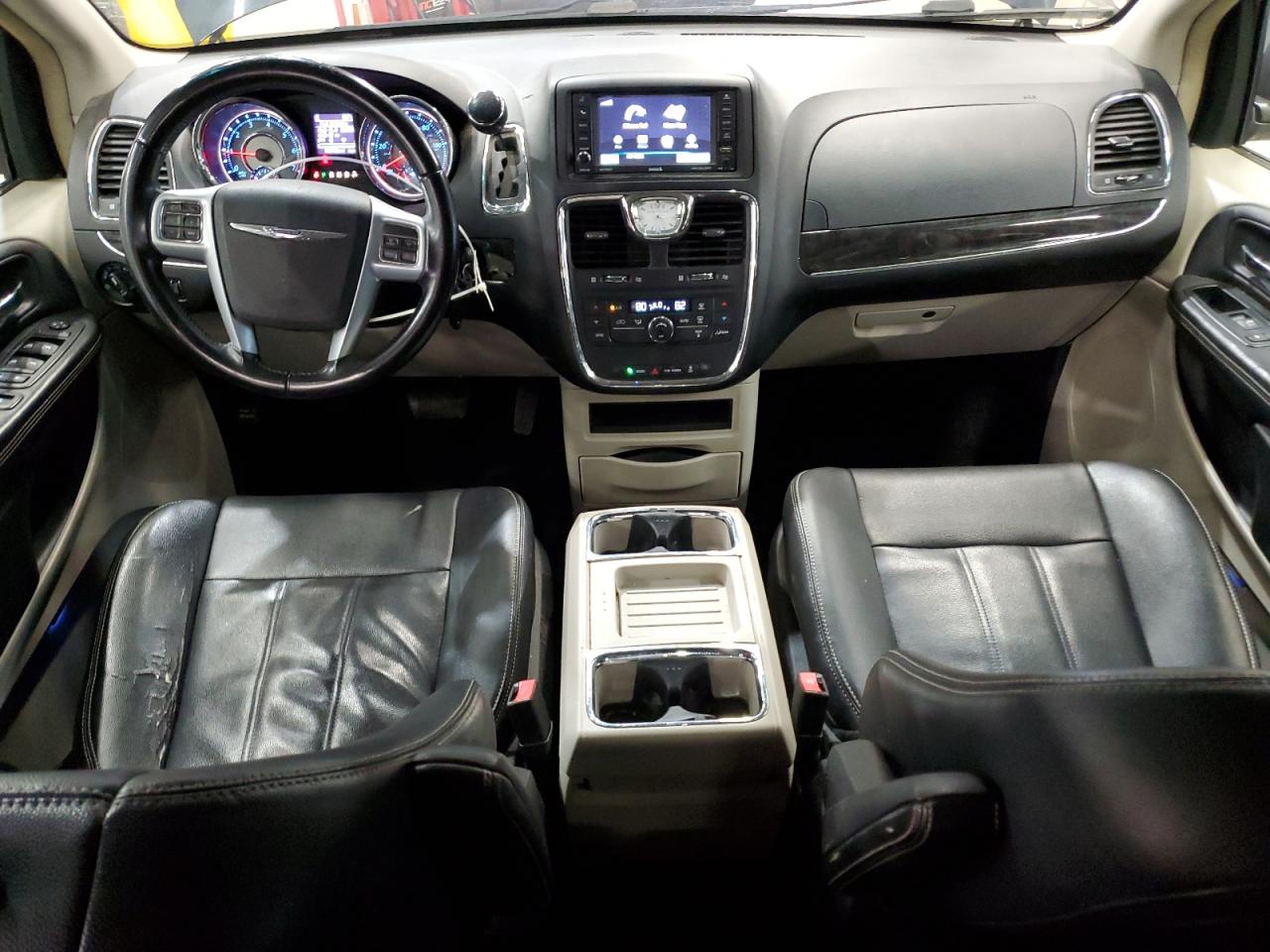 CHRYSLER TOWN & COUNTRY TOURING