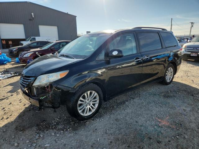 TOYOTA SIENNA XLE