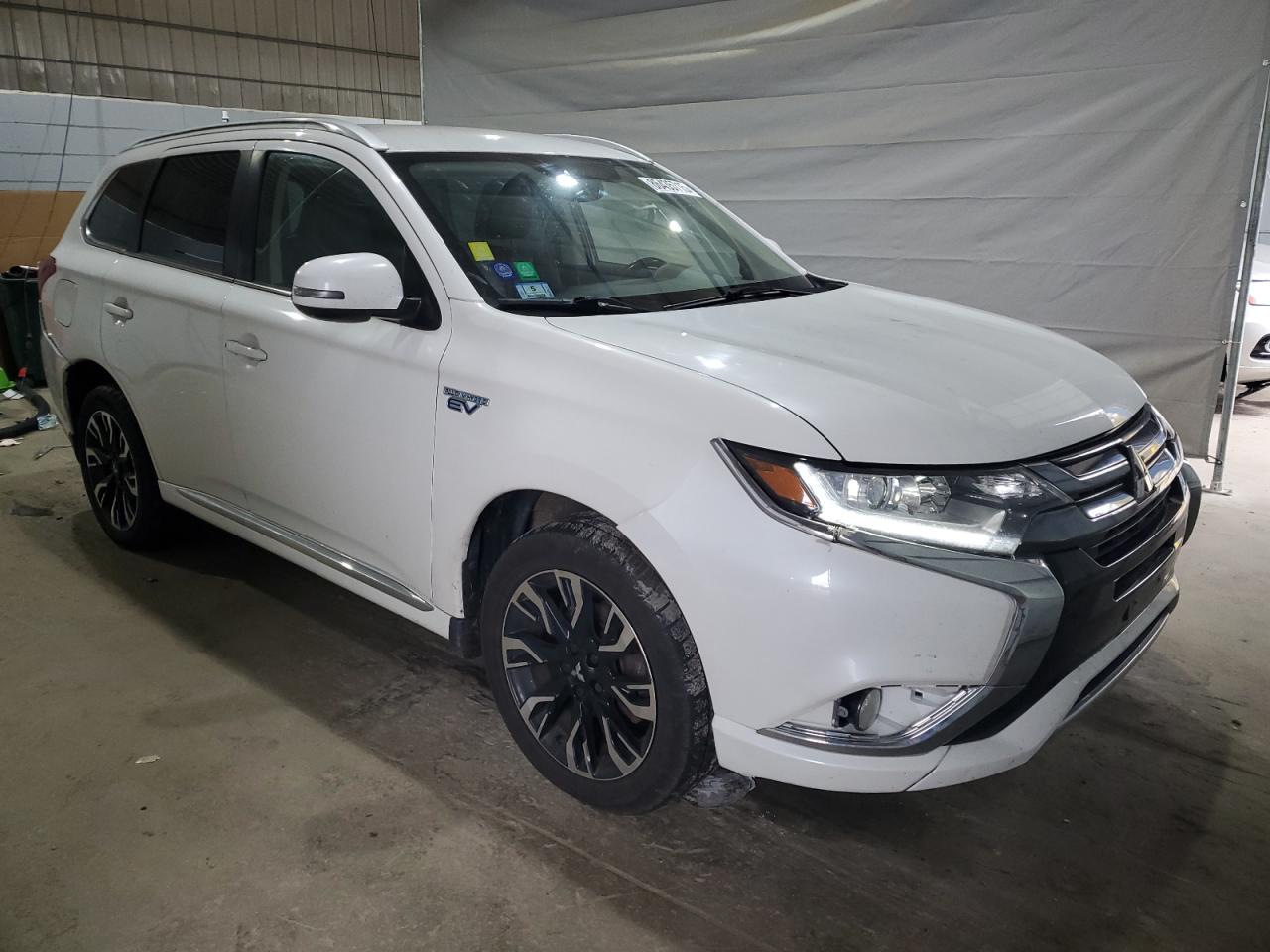 MITSUBISHI OUTLANDER SE