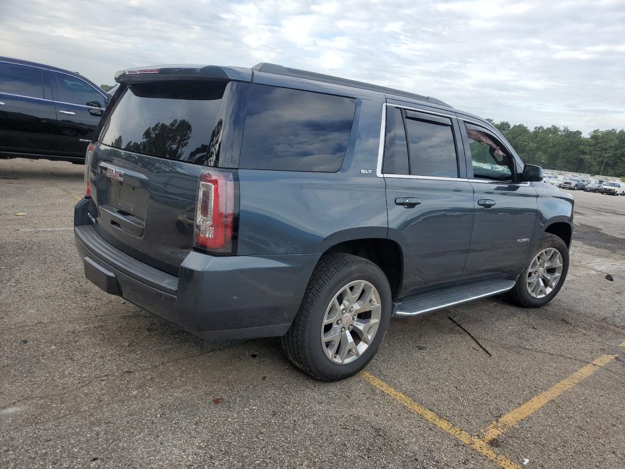 GMC YUKON SLT