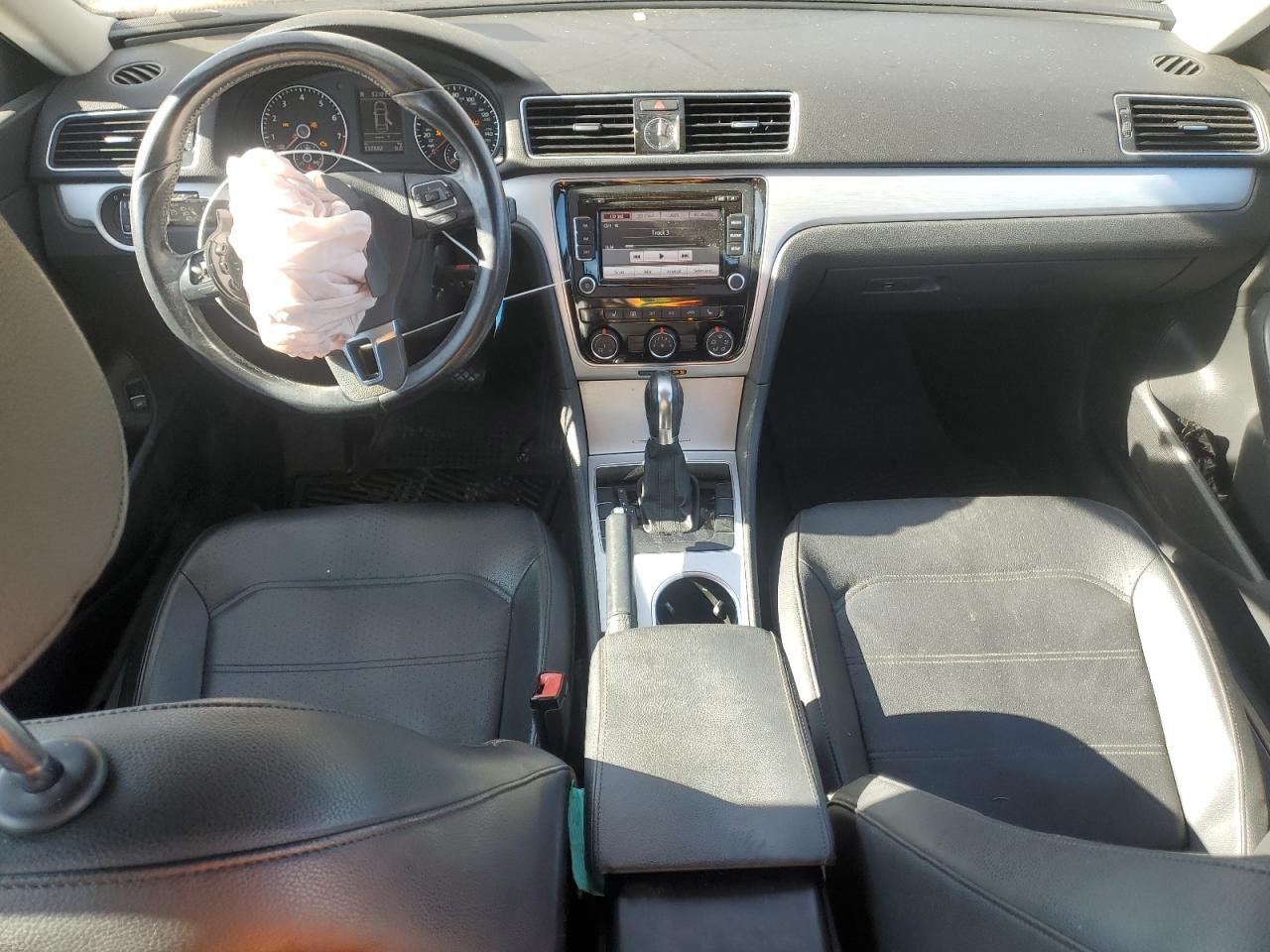 VOLKSWAGEN PASSAT SE