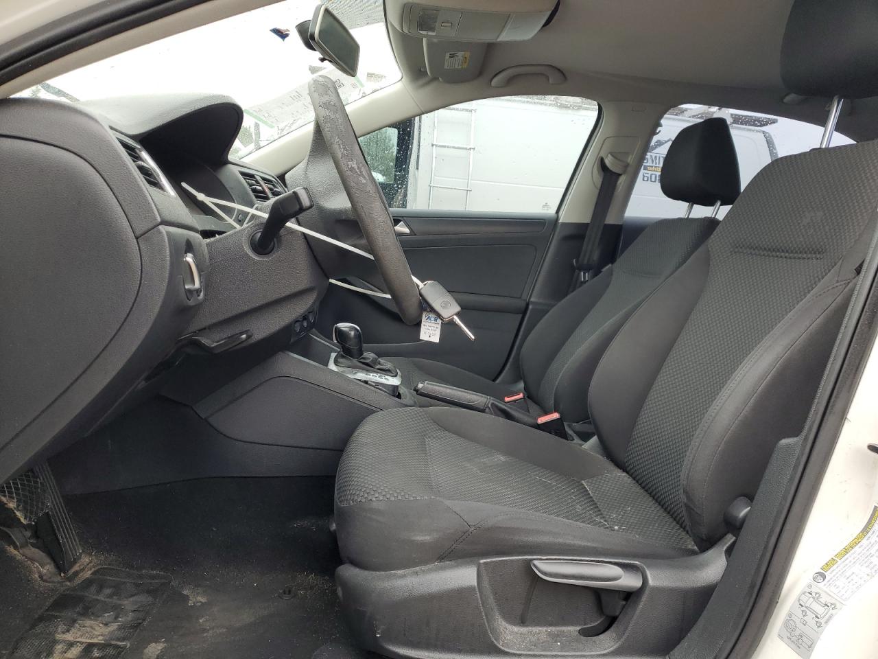 VOLKSWAGEN JETTA BASE