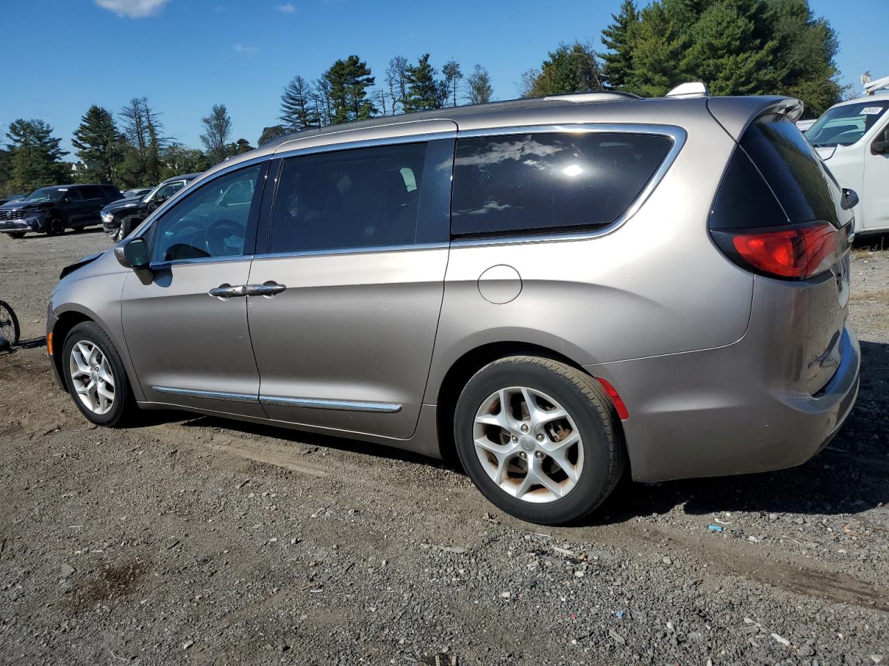 CHRYSLER PACIFICA TOURING L
