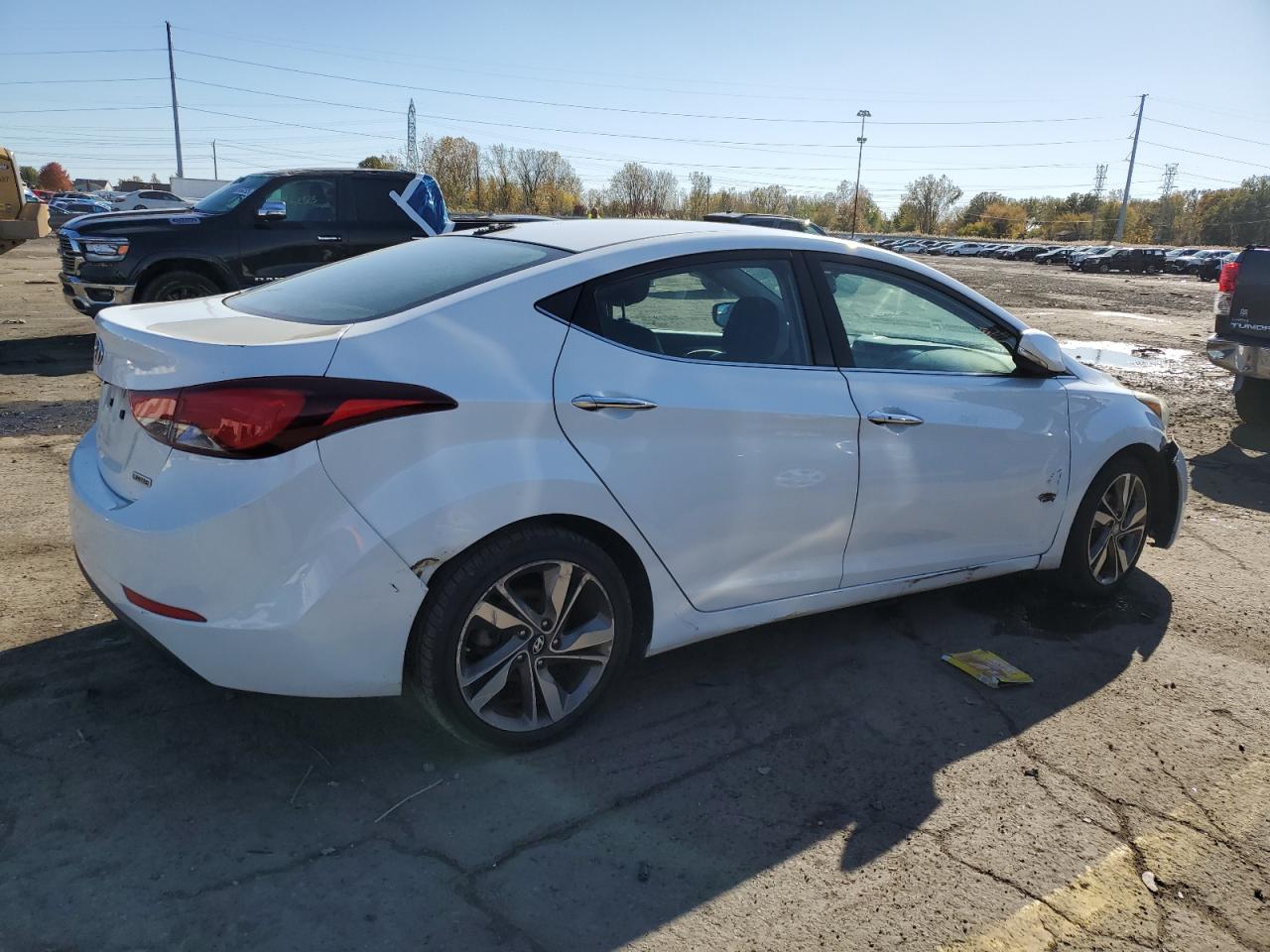 HYUNDAI ELANTRA SE
