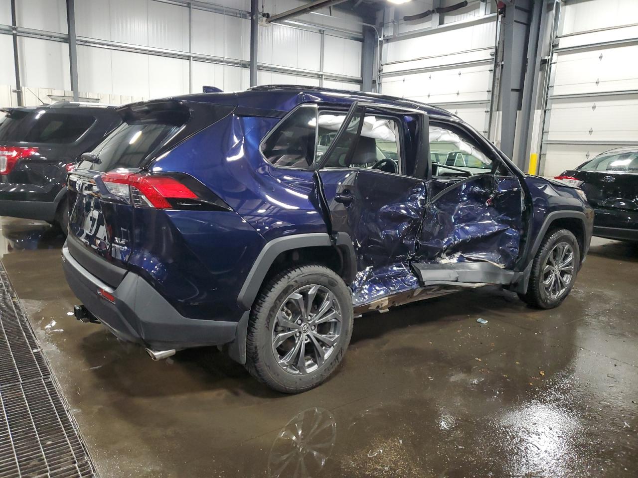 TOYOTA RAV4 XLE PREMIUM